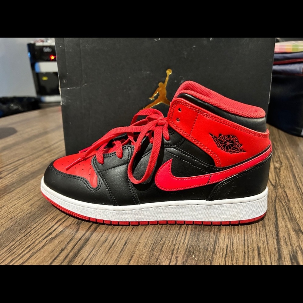 Jordan 1 mid ‘alternate bred’